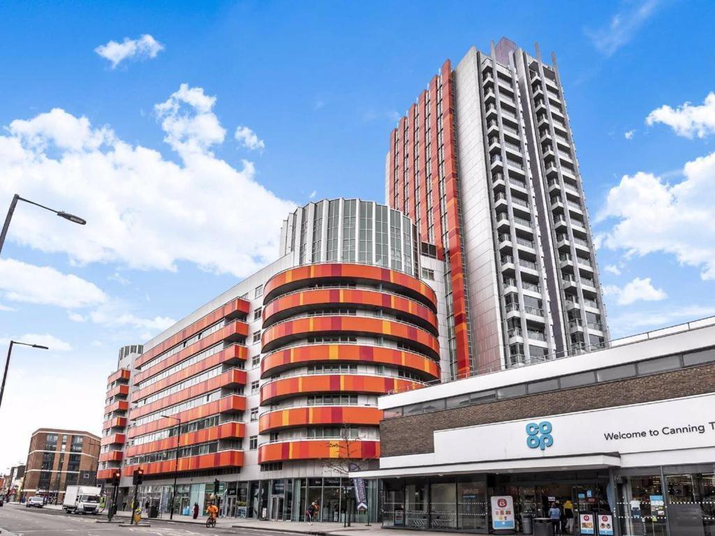 2 Bedroom Canning Town Newham Excel With Free Parking * London